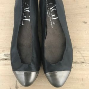 AGL Silver toe flats